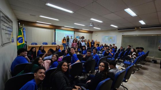 Cine Debate com estudantes da FEMAR discute múltiplos usos da Baía de Guanabara